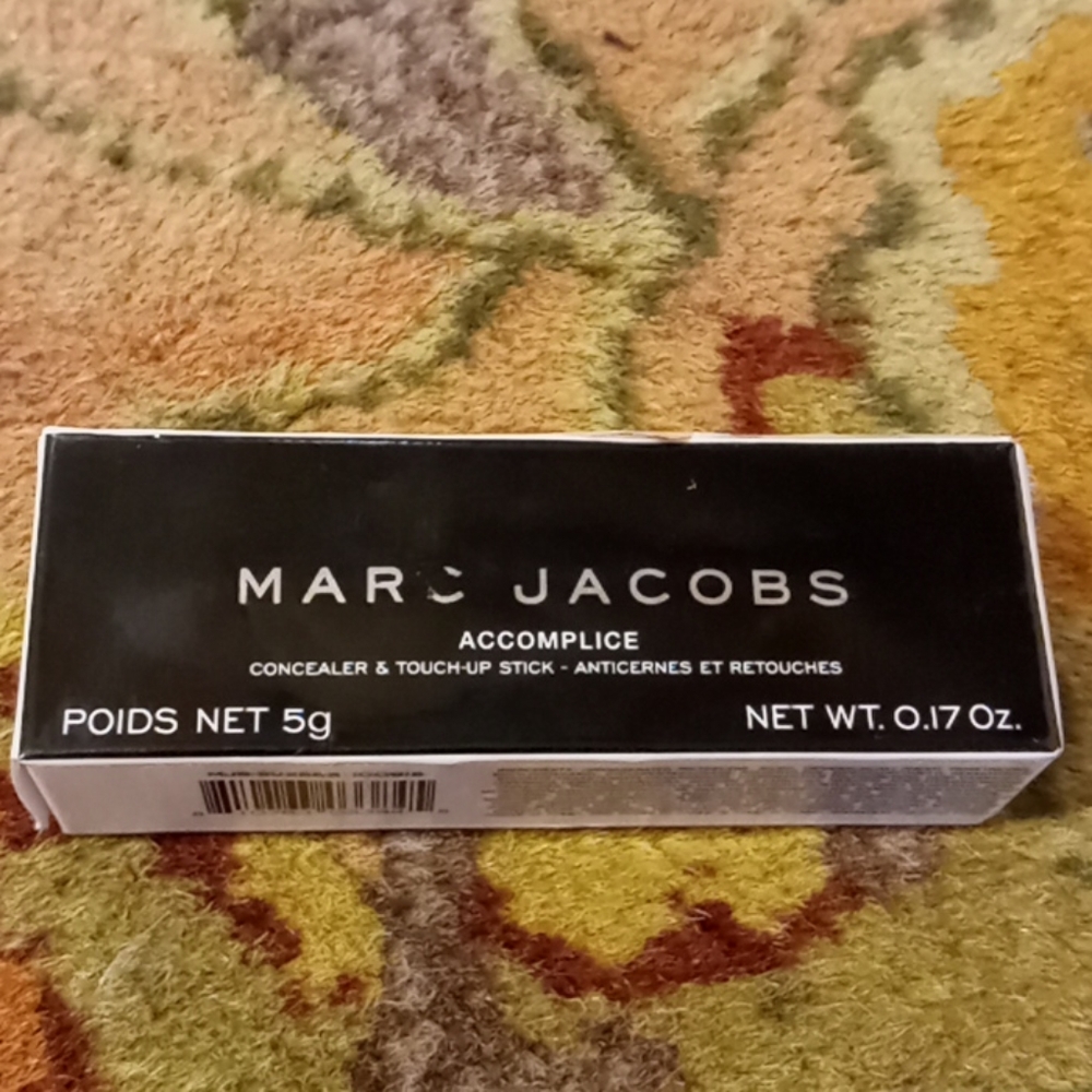 Marc Jacobs concealer and touch up stick - Tan